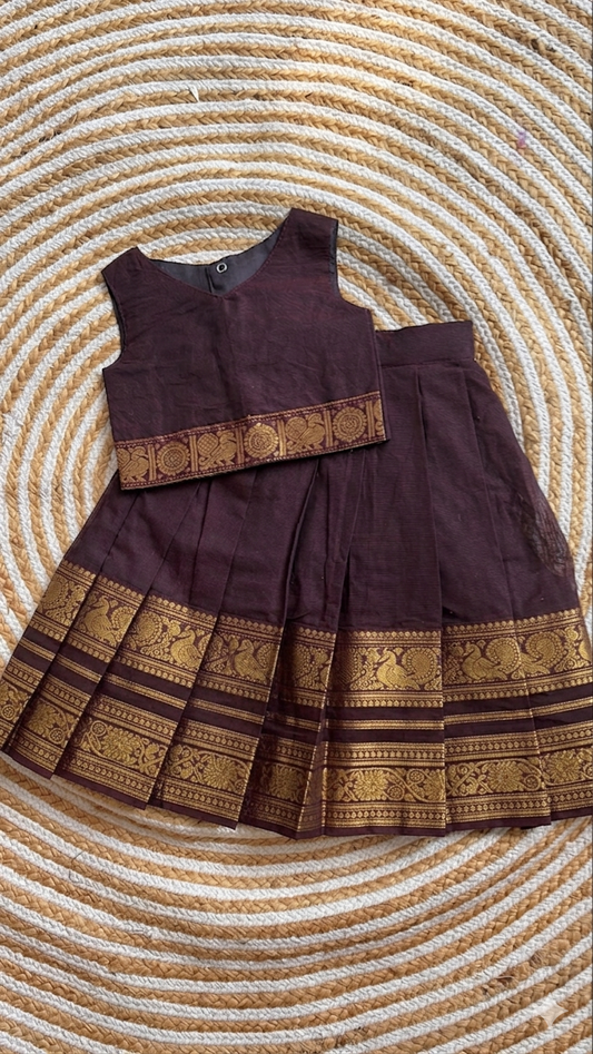 skirt and crop top - Brown   V neck blouse