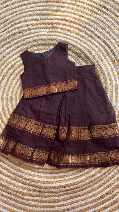 skirt and crop top - Brown   V neck blouse