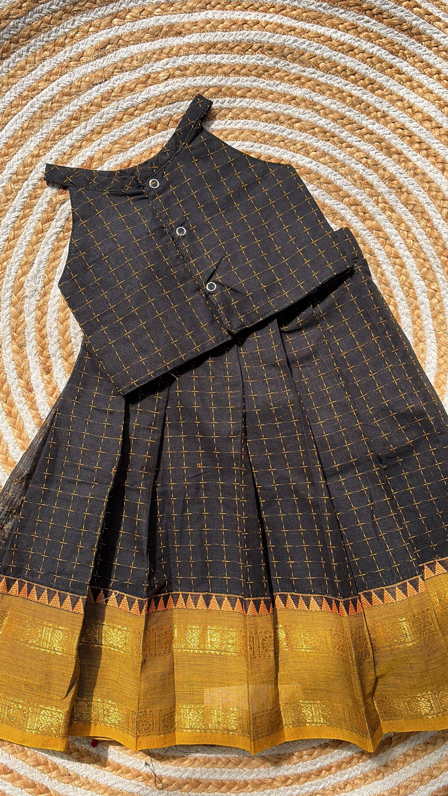 skirt and crop top- black n mustard