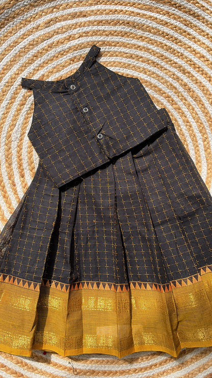 skirt and crop top- black n mustard