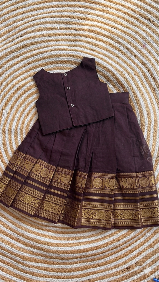 skirt and crop top - Brown   V neck blouse