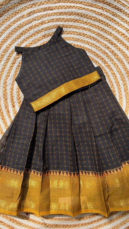skirt and crop top- black n mustard